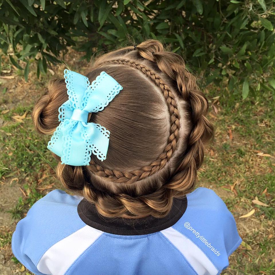 Questa Mamma Crea Ogni Giorno Acconciature Uniche per la Sua Bimba