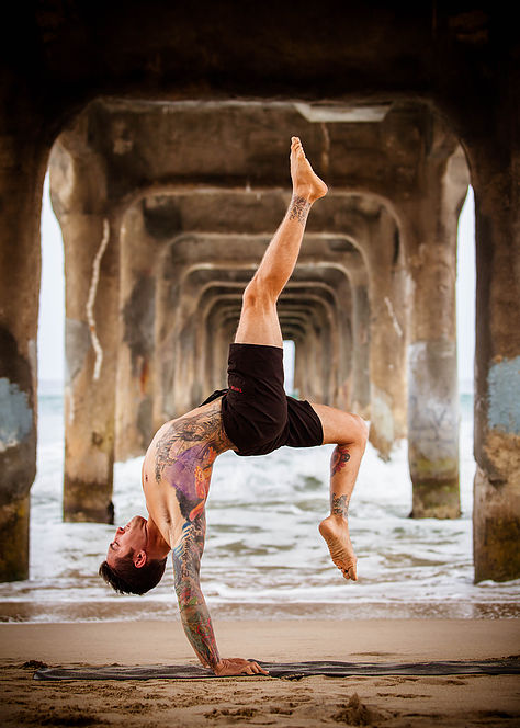 Pensate che lo Yoga Sia Per Sole Donne? Questi 25 Uomini vi Faranno Ricredere!