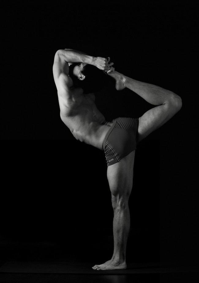 Pensate che lo Yoga Sia Per Sole Donne? Questi 25 Uomini vi Faranno Ricredere!