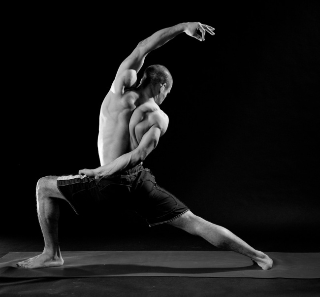 Pensate che lo Yoga Sia Per Sole Donne? Questi 25 Uomini vi Faranno Ricredere!