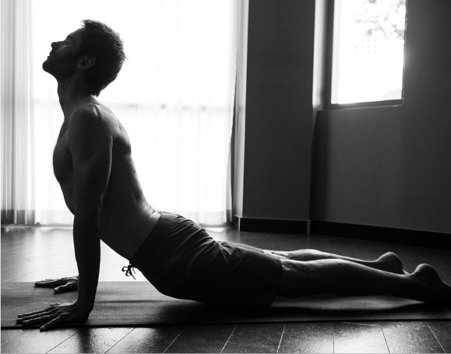 Pensate che lo Yoga Sia Per Sole Donne? Questi 25 Uomini vi Faranno Ricredere!