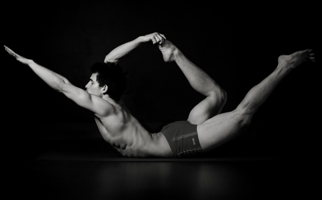 Pensate che lo Yoga Sia Per Sole Donne? Questi 25 Uomini vi Faranno Ricredere!