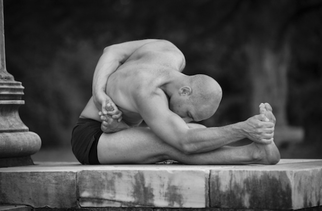 Pensate che lo Yoga Sia Per Sole Donne? Questi 25 Uomini vi Faranno Ricredere!