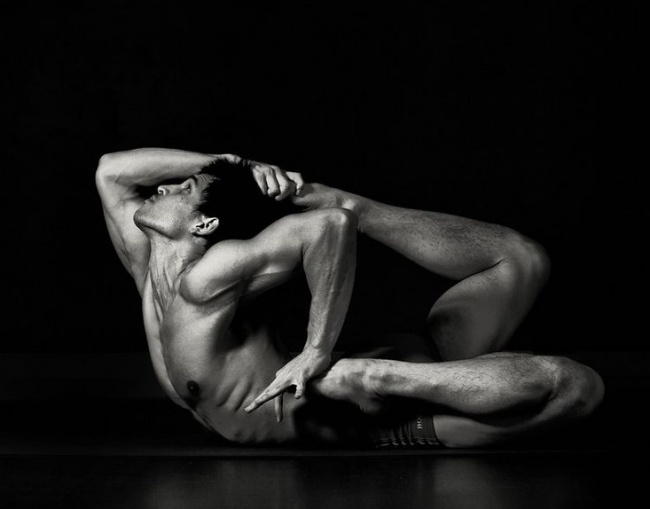 Pensate che lo Yoga Sia Per Sole Donne? Questi 25 Uomini vi Faranno Ricredere!