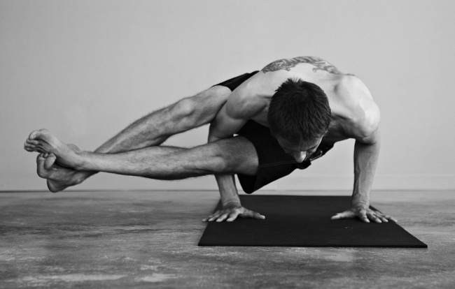 Pensate che lo Yoga Sia Per Sole Donne? Questi 25 Uomini vi Faranno Ricredere!