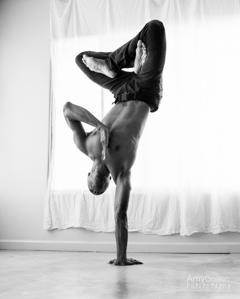Pensate che lo Yoga Sia Per Sole Donne? Questi 25 Uomini vi Faranno Ricredere!