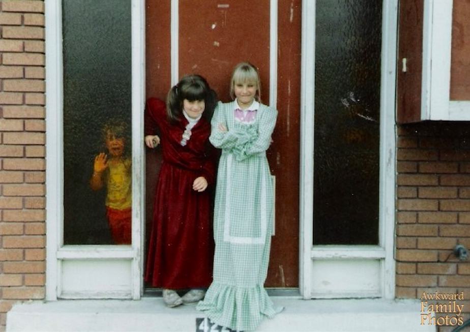 30 Buffi Bambini che Hanno Deciso di "Rovinare" le Foto di Famiglia