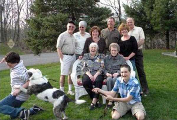 30 Buffi Bambini che Hanno Deciso di "Rovinare" le Foto di Famiglia
