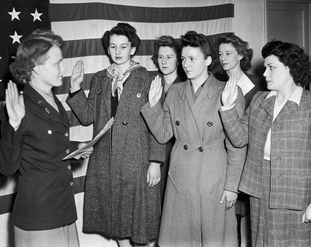 22 Incredibili Foto di Donne Coraggiose Durante la Seconda Guerra Mondiale