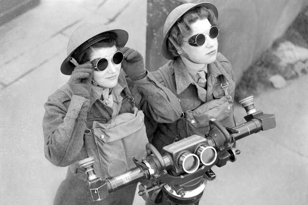 22 Incredibili Foto di Donne Coraggiose Durante la Seconda Guerra Mondiale