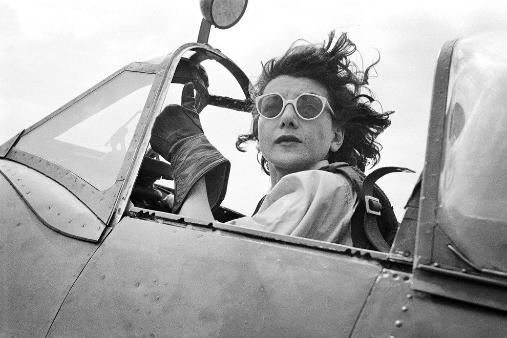 22 Incredibili Foto di Donne Coraggiose Durante la Seconda Guerra Mondiale