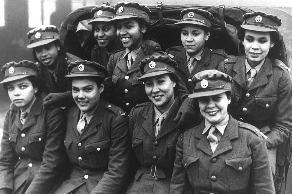 22 Incredibili Foto di Donne Coraggiose Durante la Seconda Guerra Mondiale