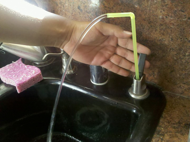 25 Modi Assurdi (e Alcuni Ingegnosi) per Riparare una Cosa Rotta