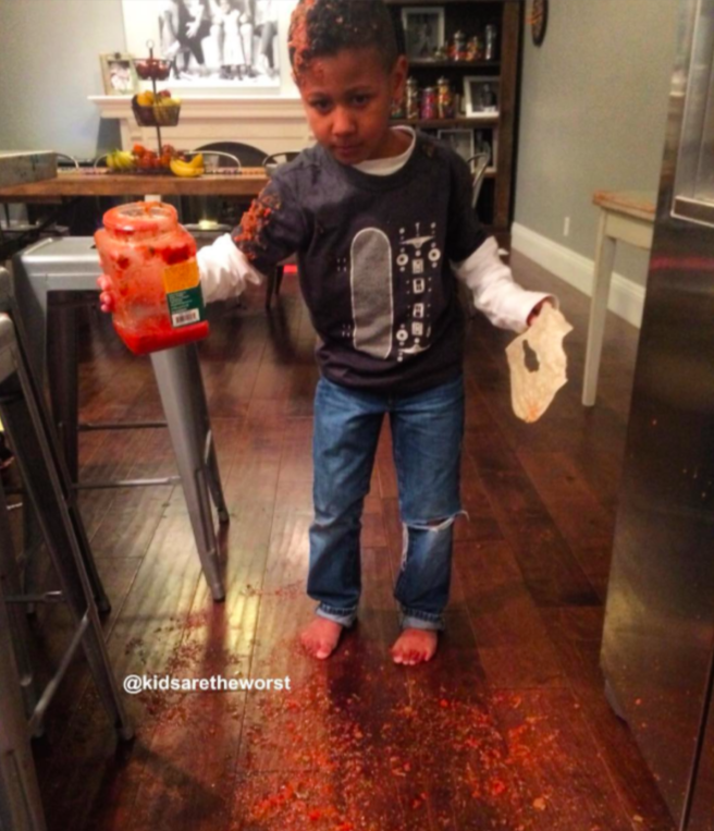 "Kids Are The Worst": 35 Foto di Bambini che Danno il Peggio di Loro