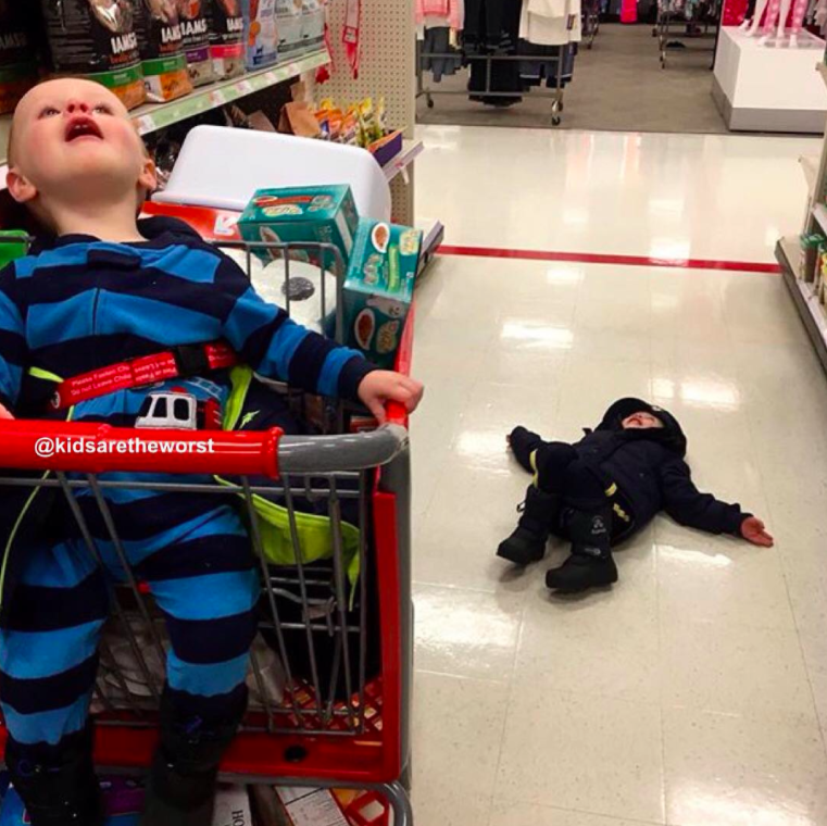 "Kids Are The Worst": 35 Foto di Bambini che Danno il Peggio di Loro