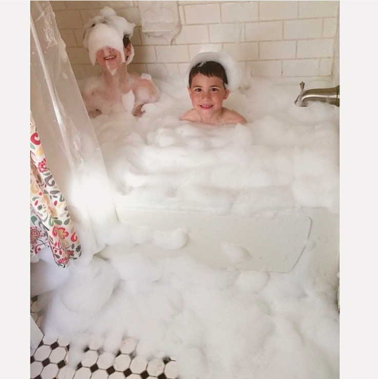 "Kids Are The Worst": 35 Foto di Bambini che Danno il Peggio di Loro