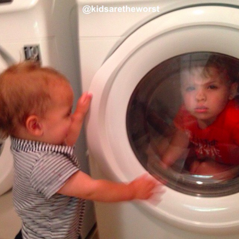 "Kids Are The Worst": 35 Foto di Bambini che Danno il Peggio di Loro