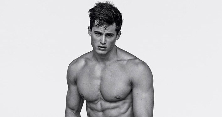 Il "Prof" di Matematica Pietro Boselli Posa Nudo per Giorgio Armani in 13 Scatti!