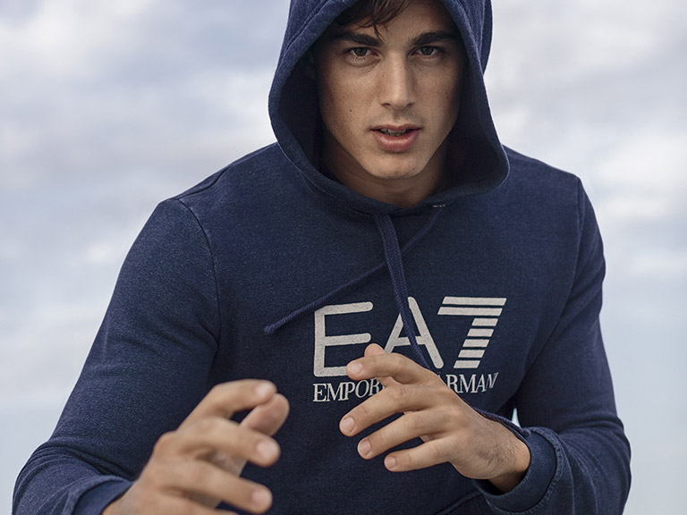 Il "Prof" di Matematica Pietro Boselli Posa Nudo per Giorgio Armani in 13 Scatti!