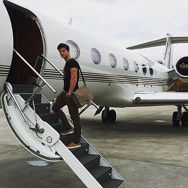 25 Foto che Raccontano il Lusso Sfrenato dei Ragazzi Russi più Ricchi su Instagram