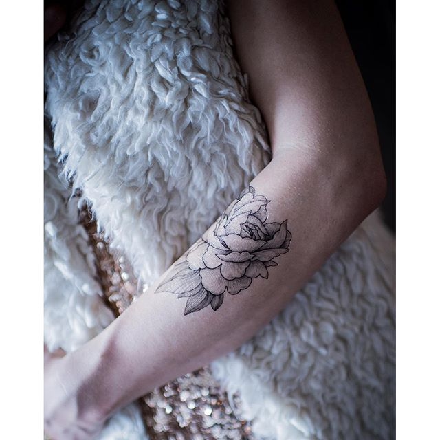 Paura dell'Ago? Ecco 15 Splendidi Tatuaggi Temporanei che Sembrano Reali!