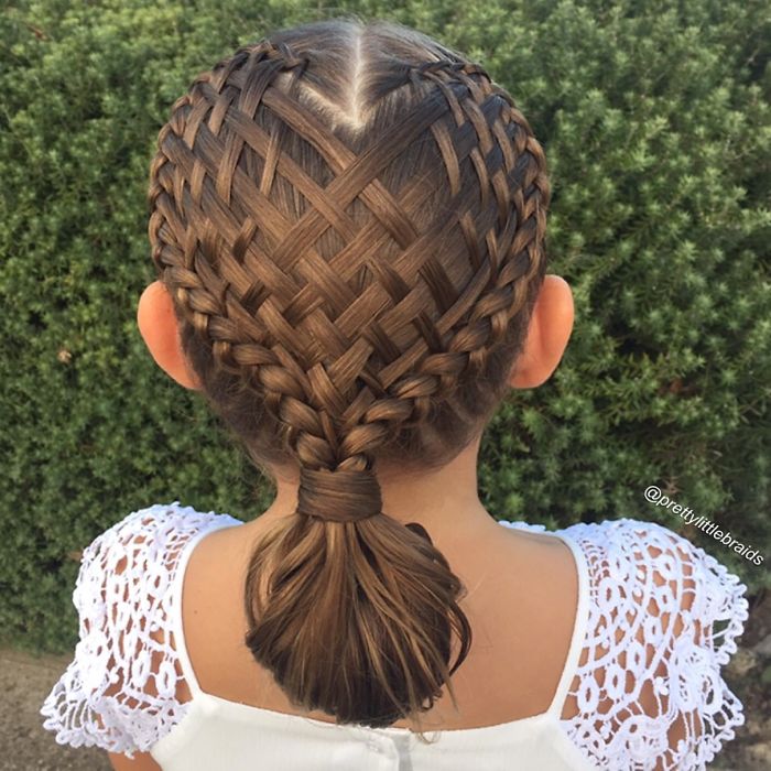 Questa Mamma Crea Ogni Giorno Acconciature Uniche per la Sua Bimba