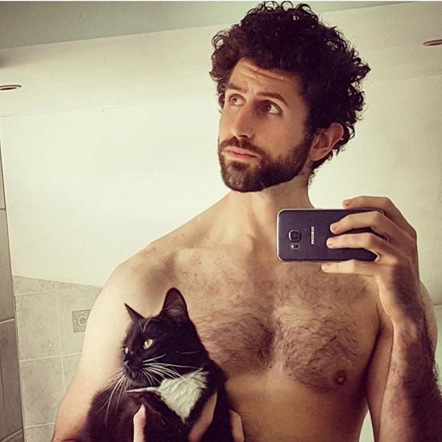 Se gli Uomini Usassero Instagram Come le Donne: Ecco Come Sarebbero le Loro Foto!