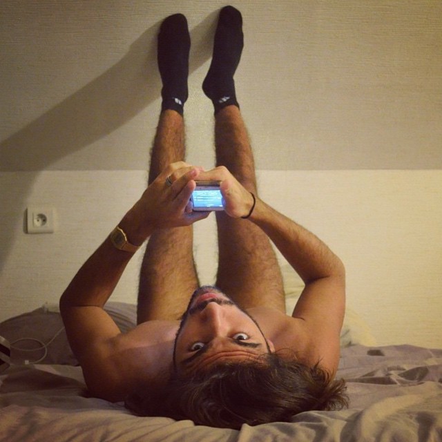 Se gli Uomini Usassero Instagram Come le Donne: Ecco Come Sarebbero le Loro Foto!
