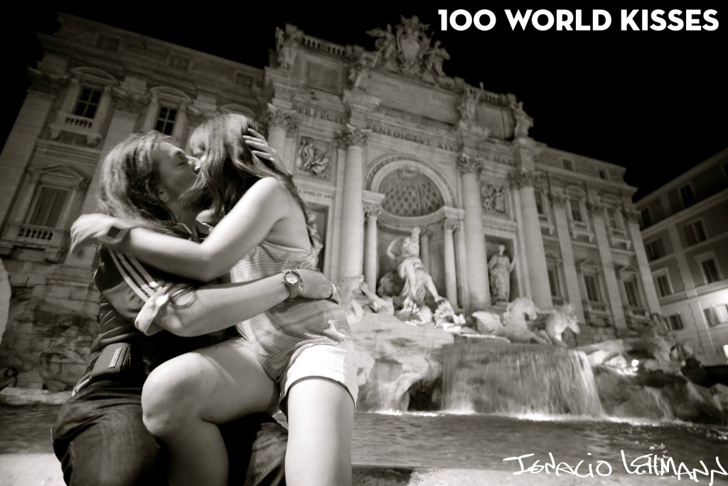 100 World Kisses: il Fotografo che Cattura l'Amore nel Mondo