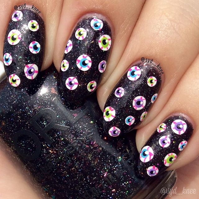 Nail Art Eyeball: Ecco la Nuova Tendenza Unghie che ti Farà Sentire Osservata