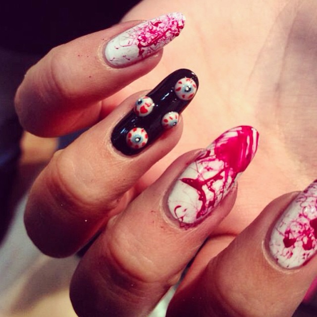 Nail Art Eyeball: Ecco la Nuova Tendenza Unghie che ti Farà Sentire Osservata