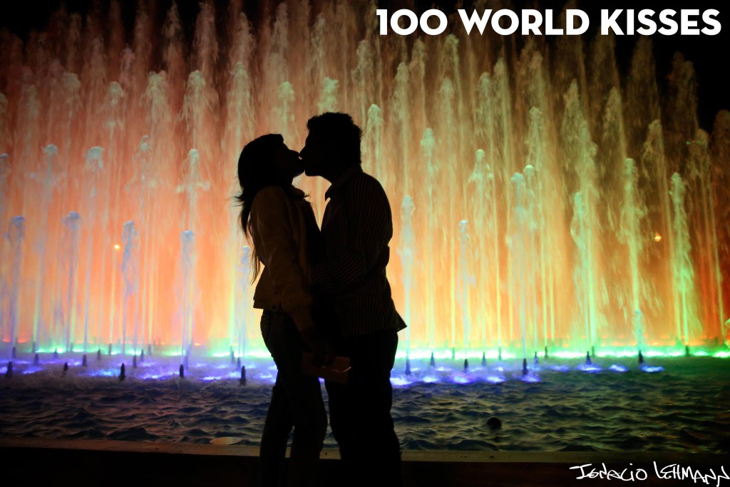 100 World Kisses: il Fotografo che Cattura l'Amore nel Mondo