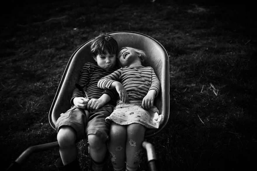 La Bellezza dell'Infanzia Vissuta Senza Tecnologia Raccontata in 30 Immagini
