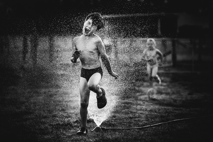 La Bellezza dell'Infanzia Vissuta Senza Tecnologia Raccontata in 30 Immagini