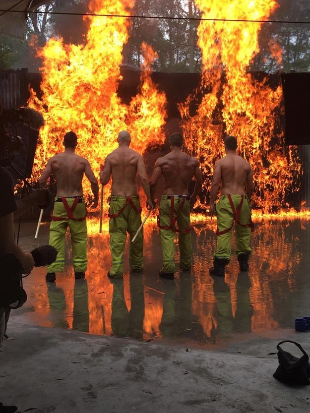 Firefighter's Calendar, il Calendario 2017 dei Pompieri in 15 Scatti Davvero Hot!