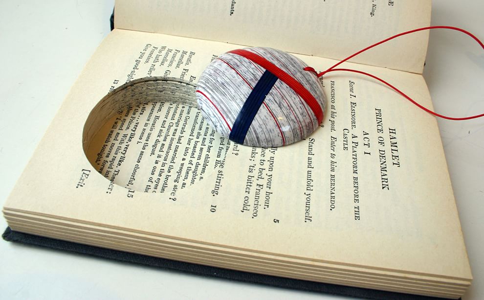 Gioielli Unici Creati da Vecchi Libri: Ecco il Progetto Originale in 30 Foto
