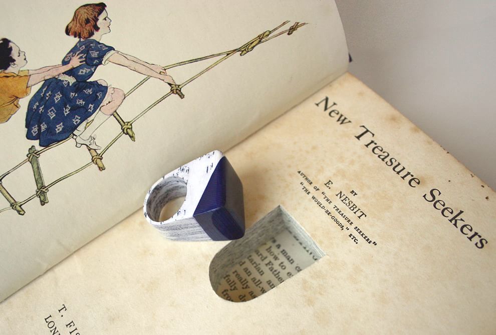 Gioielli Unici Creati da Vecchi Libri: Ecco il Progetto Originale in 30 Foto