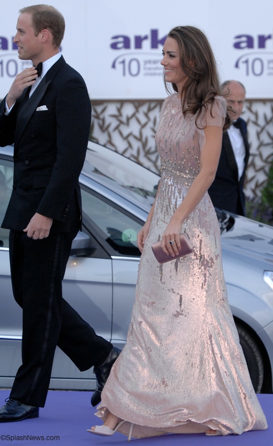 21 Outfit di Kate Middleton dalle Grandi Firme alle Catene Low Cost!