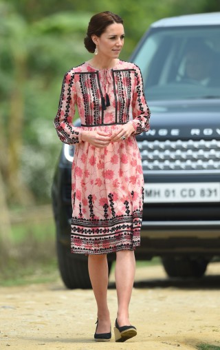 21 Outfit di Kate Middleton dalle Grandi Firme alle Catene Low Cost! 21 Outfit di Kate Middleton dalle Grandi Firme alle Catene Low Cost!
