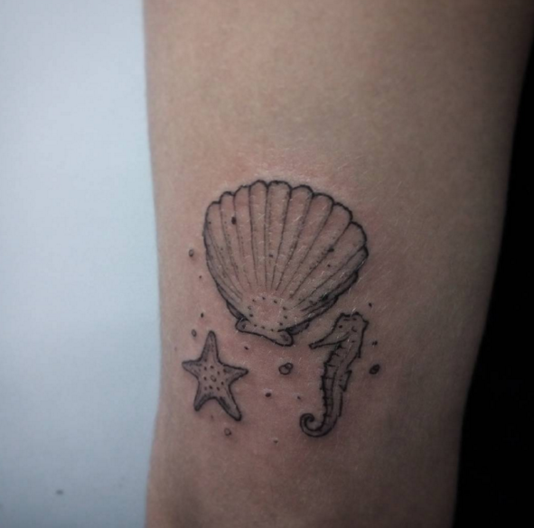 30 Tatuaggi che vi Faranno Venire Voglia di Correre in Spiaggia