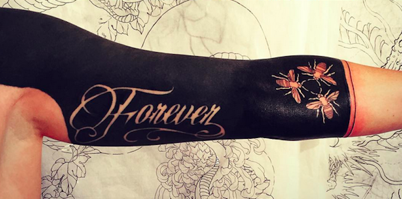 Tatuaggi Blackout: la Nuova Moda Per Gli Amanti Dei Tattoo in 23 Foto