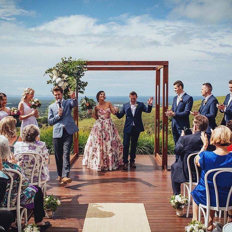 22 Abiti da Sposa Coloratissimi Che Vi Faranno Cambiare Idea sull'Abito Bianco