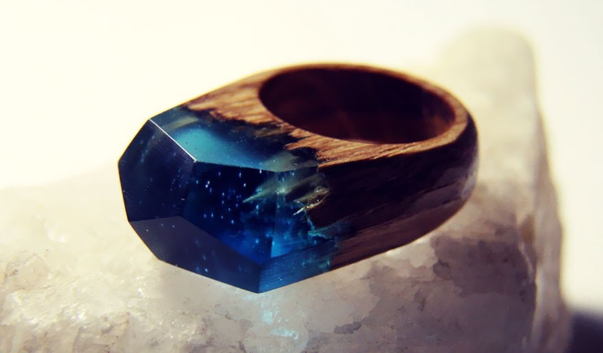 Secret Wood: 14 Anelli in Legno che Contengono Mondi Segreti!