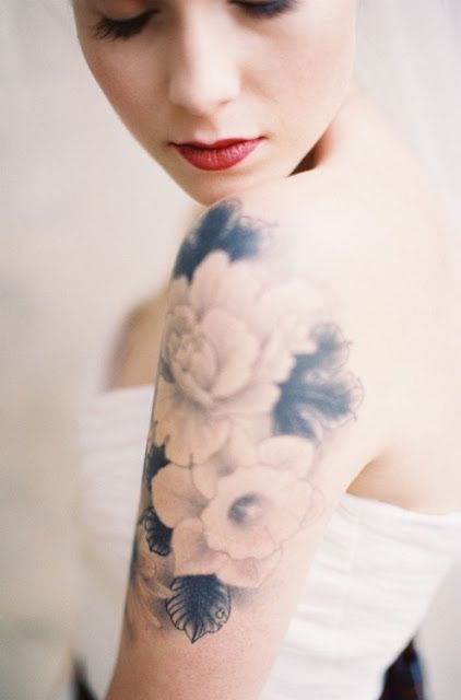 Bouquet Tattoo: 15 Tatuaggi per Custodire Il Ricordo Del Giorno Più Bello!