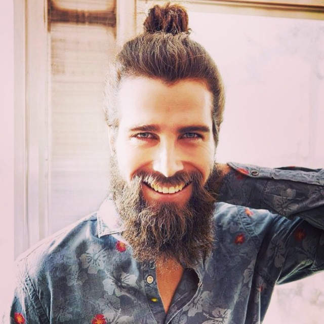 Barba e Man Bun: 15 Fotografie Per Scoprire La Tendenza Più Hot Del Momento!