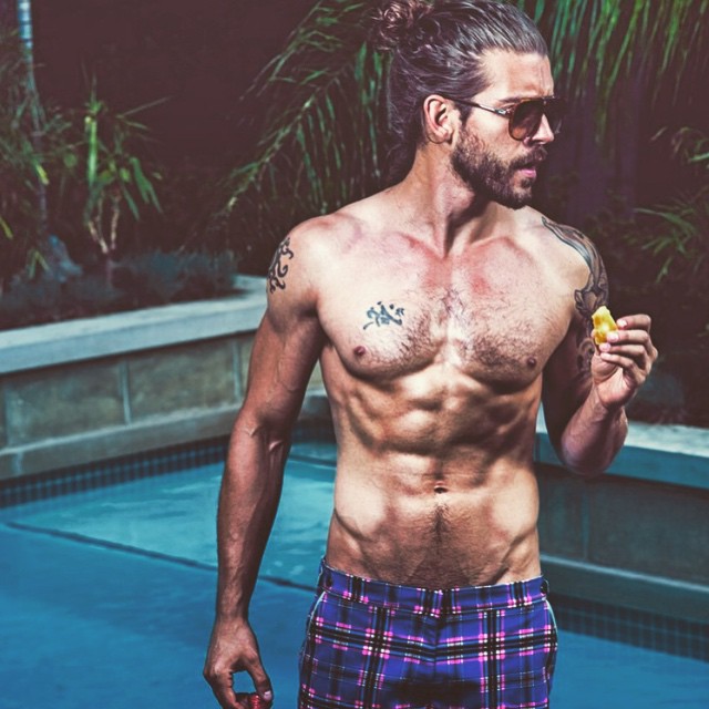Barba e Man Bun: 15 Fotografie Per Scoprire La Tendenza Più Hot Del Momento!