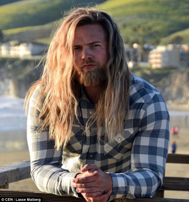 Lasse Matberg, 15 Scatti dell'Ufficiale Vichingo Che sta Facendo Impazzire il Web!