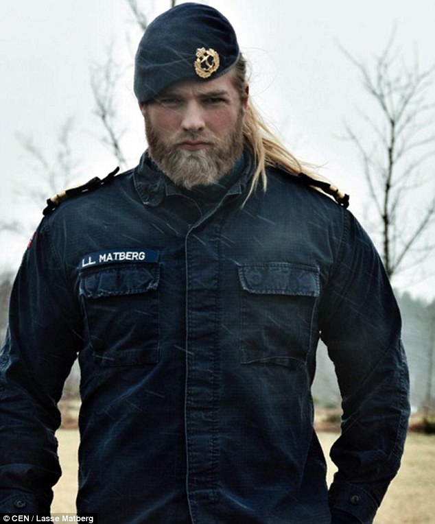 Lasse Matberg, 15 Scatti dell'Ufficiale Vichingo Che sta Facendo Impazzire il Web!