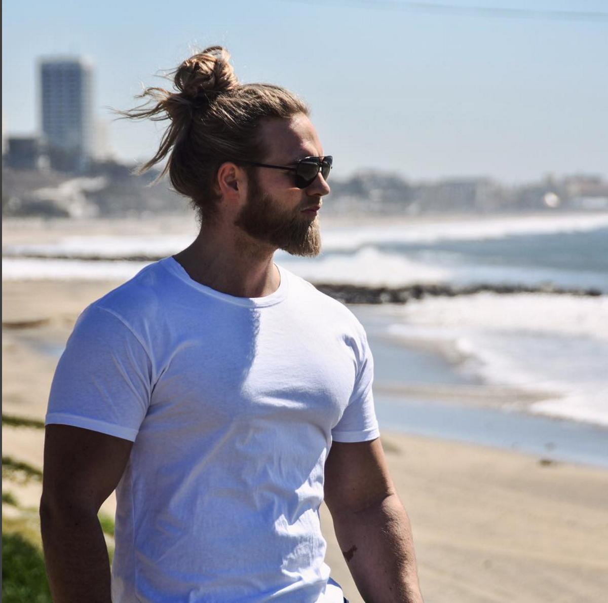 Lasse Matberg, 15 Scatti dell'Ufficiale Vichingo Che sta Facendo Impazzire il Web!