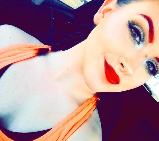 Rainbow Eyebrows, sopracciglia colorate per tutte: il Nuovo Trend del Momento